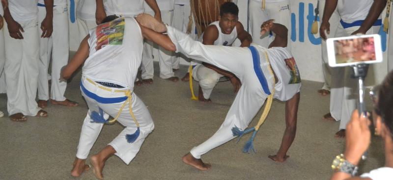 Principais golpes da capoeira,Técnicas de capoeira - Guia para movimentos e técnicas de capoeira  - acrobatas capoeira